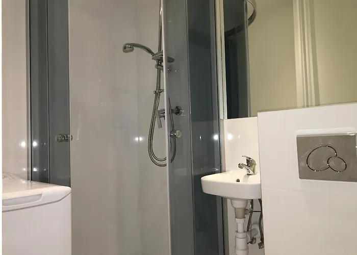 아파트먼트 4 유 *