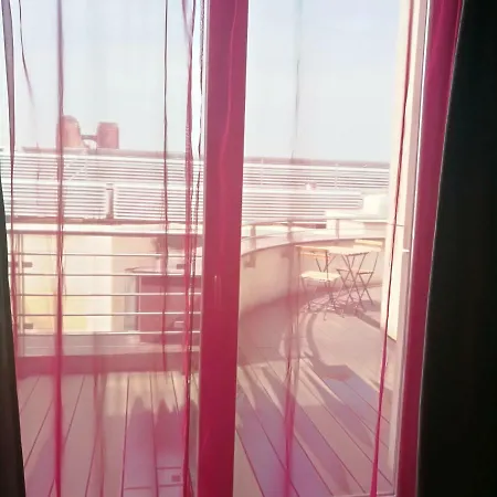 Apartament 4 *