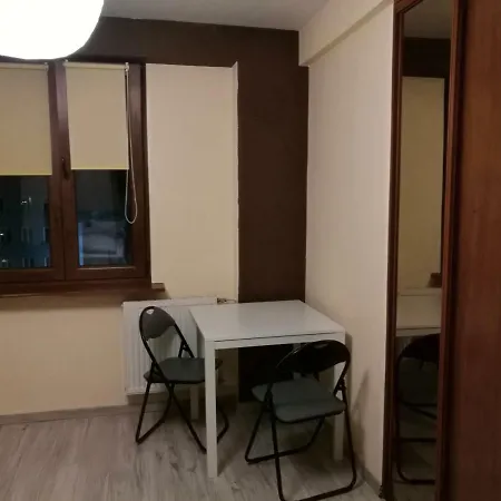 Apartament 4 *